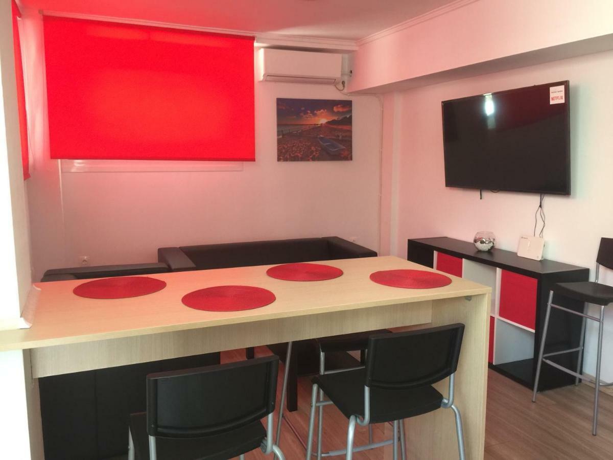 Loutraki Hostel Екстериор снимка