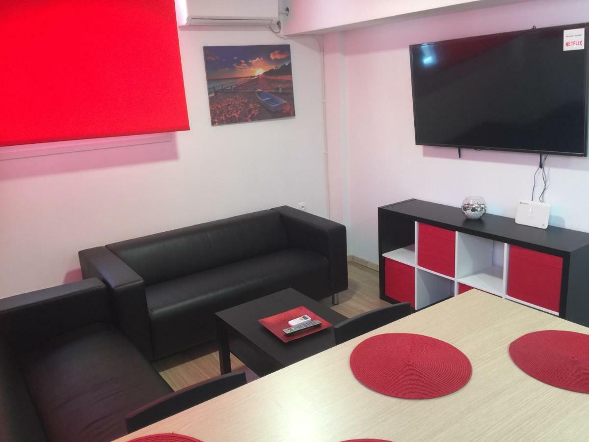 Loutraki Hostel Екстериор снимка