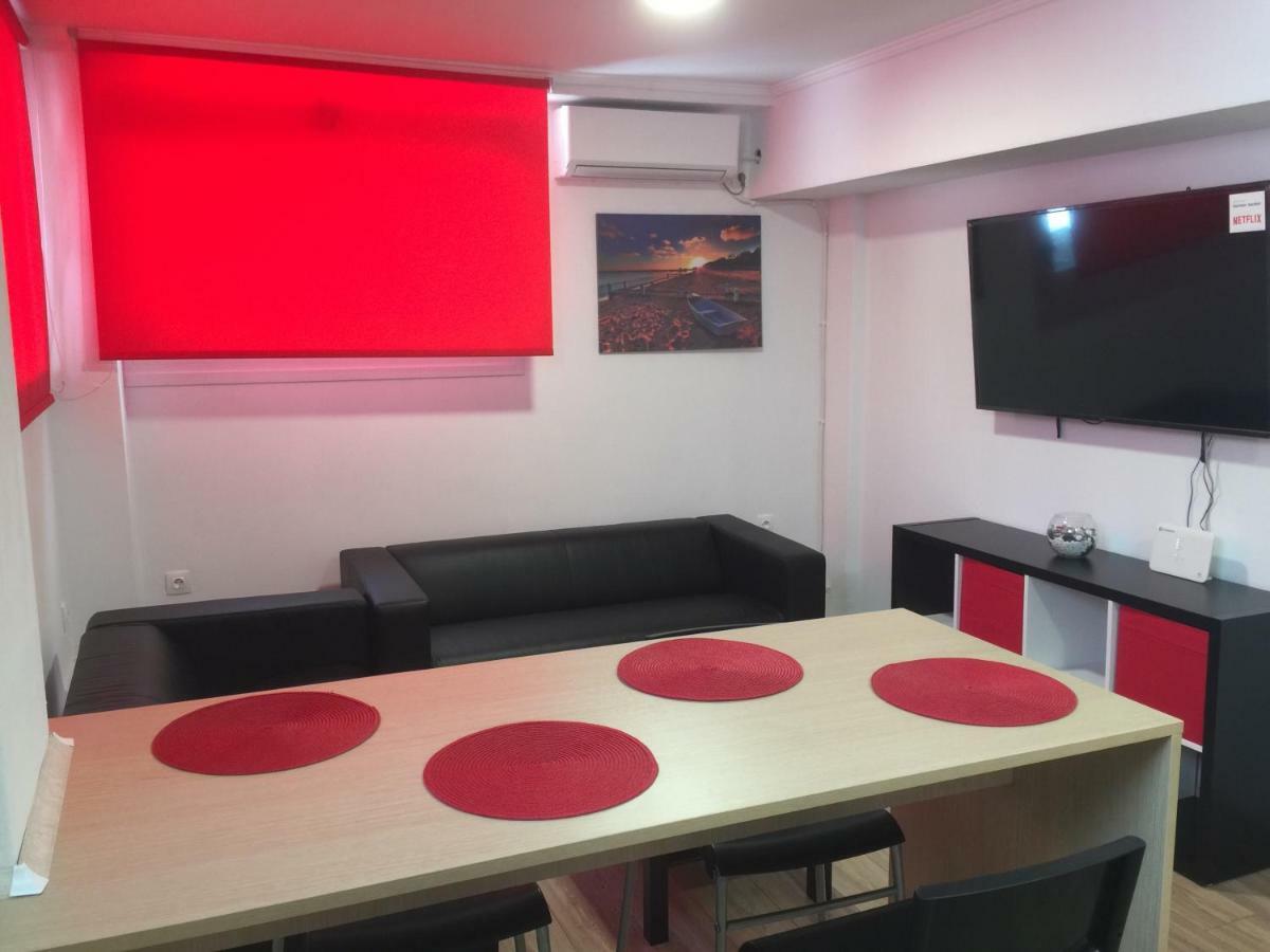 Loutraki Hostel Екстериор снимка