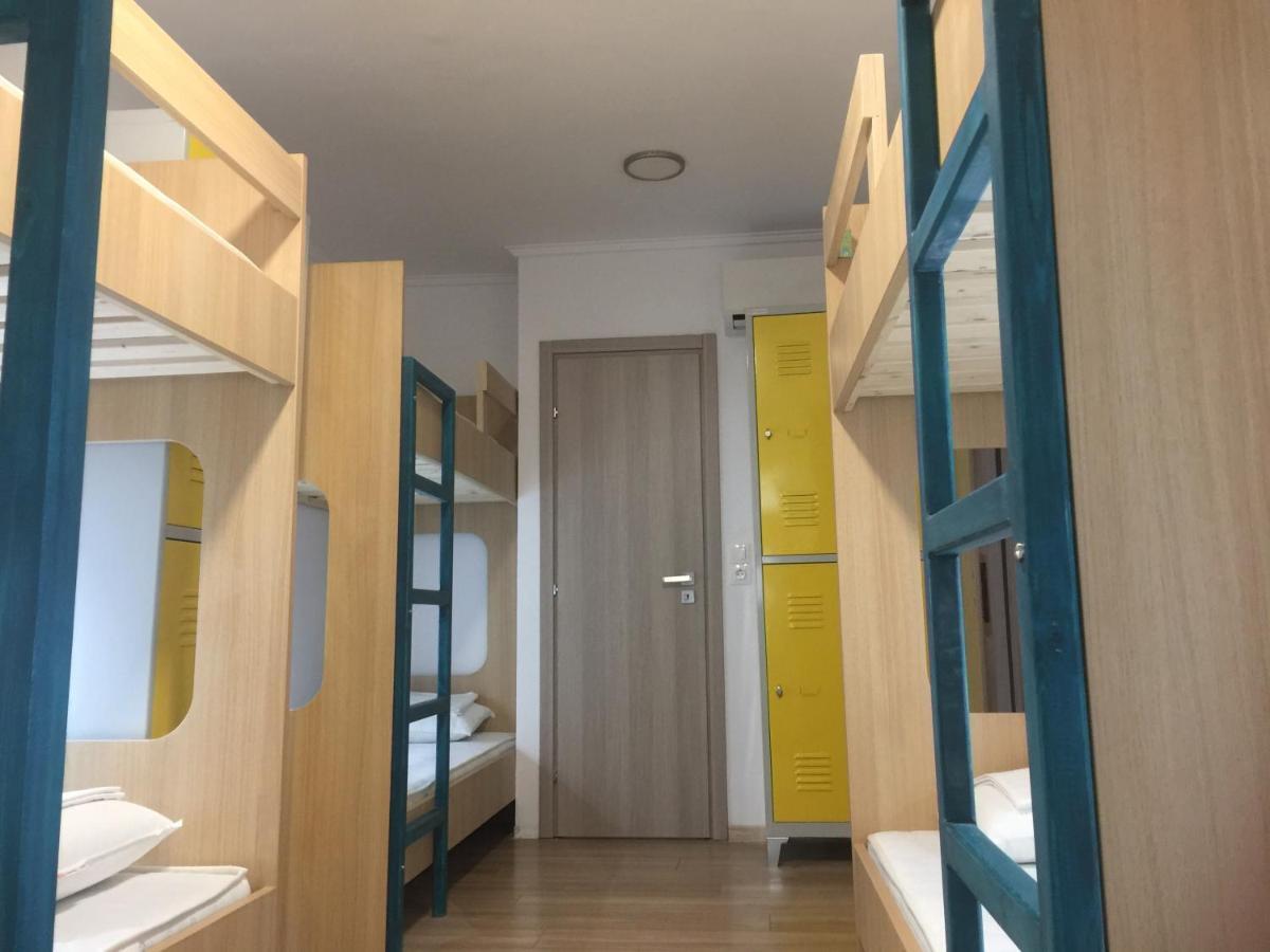Loutraki Hostel Екстериор снимка